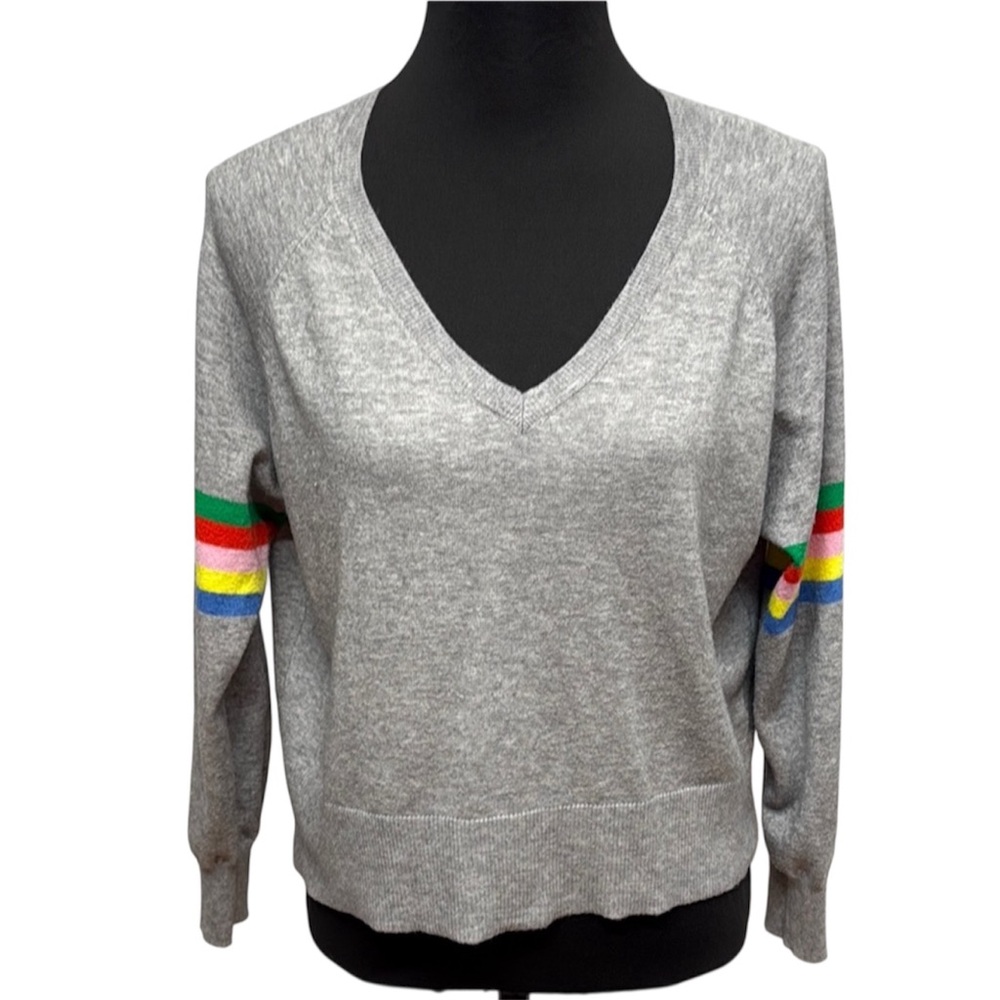 Cupcakes & Cashmere Womenโs S Gray V-Neck Sweater Rainbow Stripe Sleeve Preppy